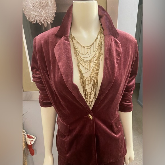 Kaylee Kollection Velvet Suit - Picture 2 of 4